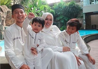 Menelusuri Rumah Denny Cagur yang Mewah Bak Villa Lengkap dengan Lift dan Kolam Renang ala Waterpark