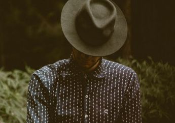 5 Zodiak Pria yang Cenderung Menutup Diri dan Punya Banyak Rahasia