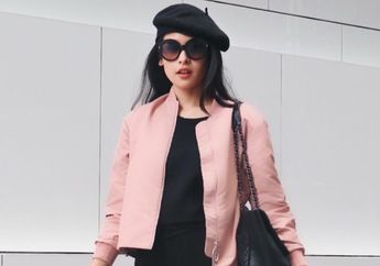 Lihat yuk Penampilan Kasual Maudy Ayunda dengan Outfit Denim on Denim yang Simpel!