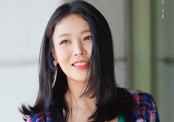 Kerap Tampil dengan Riasan Bold, Intip yuk Penampilan Yubin dengan Soft Makeup untuk Pemotretan!