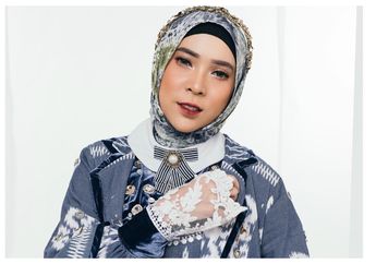 Penampilan Fitri Tropica Makin Fashionable dengan Kimono Vest, Mau Contek?