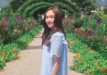Hadiri Event Brand Skincare, Jessica Jung Tampil Elegan Bak Barbie, Lihat deh!