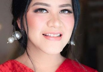 Terlihat Sederhana, Tas dan Sepatu Kahiyang Ayu Saat Hadiri Jakarta Fashion Week 2019 Berharga Fantastis