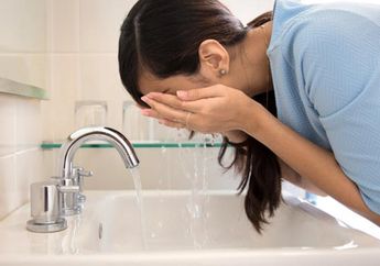 Kerap Diabaikan, Inilah Beberapa Kebiasaan Buruk Saat Mencuci Muka yang Bisa Merusak Kulit