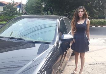 Video Eksklusif: Barbie Kumalasari Pamer Koleksi Berliannya di Dalam Mobil