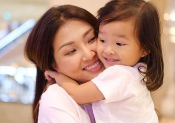 Menggemaskan! Tingkah Thalia Putri Onsu Saat Memakai Seragam Dokter