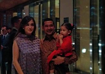 Yasmin Wildblood Hadiri Resepsi Pernikahan Panji Trihatmodjo dan Varsha Strauss