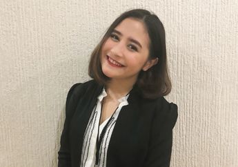 Intip yuk Seksinya Penampilan Prilly Latuconsina dalam Balutan Mini Playsuit Transparan