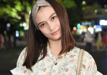 Padu Padan Outfit Batik ala Melody Eks JKT48, Tiru Biar Gayamu Stylish dan Nggak Kuno!