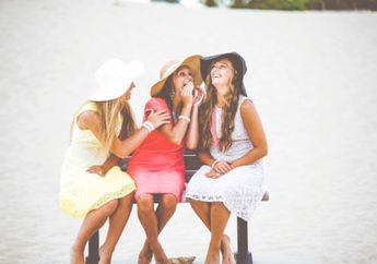 Suka Ngelawak dan Receh, 6 Zodiak Paling Humoris Ini Bakal Bikin Hidupmu Penuh Tawa