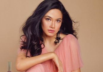 Intip yuk Penampilan Titi Kamal dengan Gaya Monokrom Klasik yang Simpel dan Super Modis!