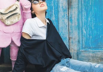 Ingin Terlihat Stylish Ala Sophia Latjuba? Ini 5 Gaya Jeans Kekinian