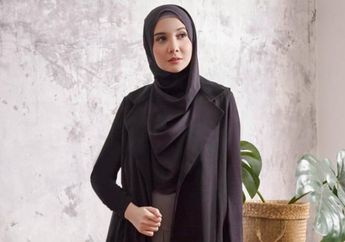 Tampil Anggun Saat ke Pernikahan Tasya Kamila, Lihat yuk Fashion Hijab Zaskia Sungkar!