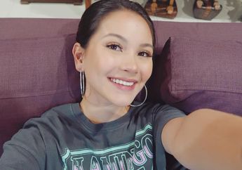 Trik Tampil Modis ala Alyssa Daguise dengan Hotpants yang Simpel dan Gampang Dicontek!