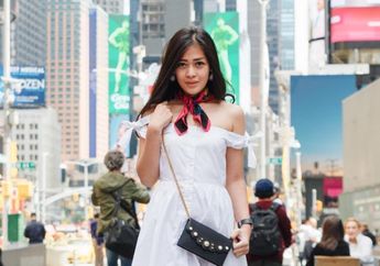 Pamer Dapat Ciuman Mesra dari Bule Tampan, Gracia Indri Langsung Tuai Dukungan dari Banyak Orang, Ivan Gunawan: Ntar Gue Lagi yang Buatin Baju yah..