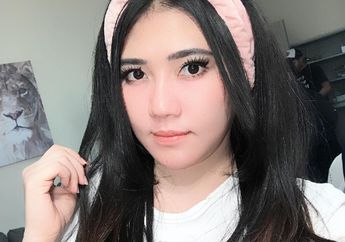 Penampilan Cute Via Vallen Saat Pakai Jersey Bola Banjir Pujian, yuk Lihat!