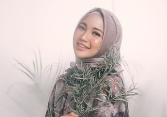 Manisnya Penampilan Chacha Frederica Kenakan Busana Hijab Cinderella yang Unik Banget!
