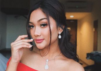 Tampil dengan Fashion Vintage, Marion Jola Tampak Makin Cetar dan Berkelas!