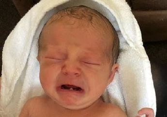 Aneh, Bayi Lahir dengan Gigi Kecil, Ini Mitos Keberuntungan di Baliknya