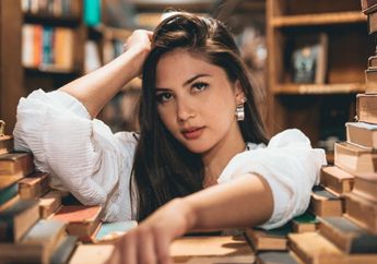 Mengintip Elegan dan Cantiknya Penampilan Jessica Mila dengan Balutan Slit Dress!