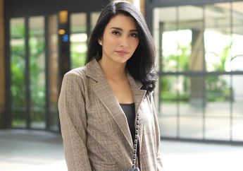 Sambut Weekend dengan Office OOTD ala Tyas Mirasih, Contek yuk!