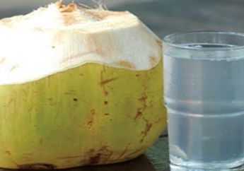 Girang Bukan Main, Wanita Ini Rasakan Dampak Luar Biasa Pada Tubuh Setelah Konsumsi Air Kelapa Selama 6 Hari Berturut-turut