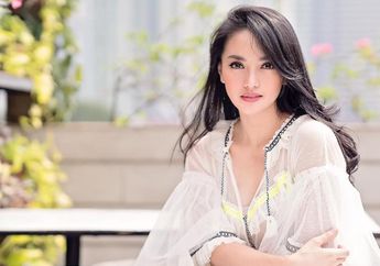 Potret Cantik Ririn Ekawati dengan Makeup Glass Skin yang Lagi Tren, Sukses Bikin Pangling!