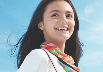 Intip 6 Inspirasi Tampil Kece dengan Sling Bag Ala Amanda Rawles