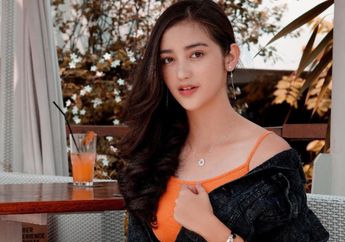 Tidak Tulen Berdarah Indonesia, Ranty Maria Tampil Cantik dengan Busana Batik!