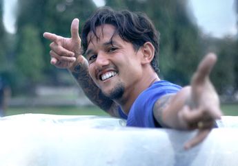 Irfan Bachdim Pamer Koleksi Sepatu Tua-nya di Hari Ulang Tahun