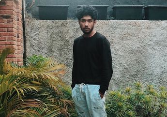 Bareng Kekasih, Teddy Adhitya Kumpulkan Barang untuk Korban Gempa di Lombok