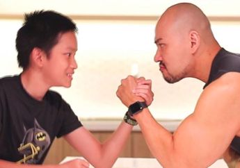 Pernah Tak Naik Kelas, Deddy Corbuzier Justru Tak Setuju Anak Terlalu Sering Belajar