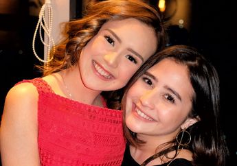 Manisnya Beby Tsabina dengan Dress Unik saat Hadiri Gala Premiere Film Rompis