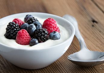 Menurut Penelitian, Satu Cup Yogurt Bisa Tingkatkan Kesehatan Tulang Kamu loh