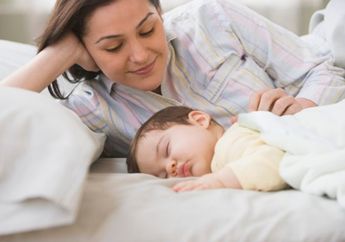 4 Tips Mudah Untuk Menenangakan Bayi Saat Menyapih, Ibu Bisa Coba nih!