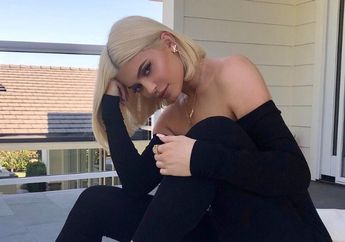Kylie Jenner Tampil Unik dengan Busana Berhiaskan Lampu LED, Cetar Banget!