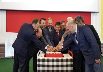 Meriahnya Perayaan HUT ke-73 Republik Indonesia di Ukriana, Tumpeng dan Sate Lilit pun Jadi Rebutan Pengunjung