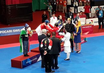Bangganya Defia Rosmaniar Sabet Emas Pertama Asian Games di Hadapan Jokowi