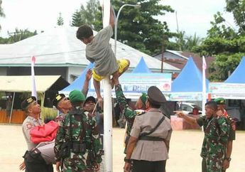 Beda Nasib dari Joni! Bocah Pemanjat Tiang Bendera Ini Cuma Disalami Saja