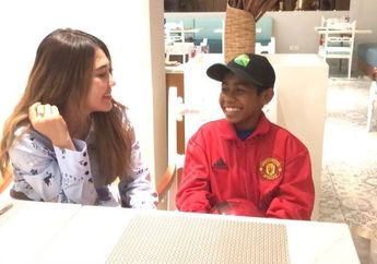 Serunya Joni Si Pemanjat Tiang Bendera Ketika Bertemu Via Vallen, Nyanyi Hingga Joget Bareng!