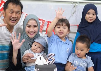 Cerita Zaskia Adya Mecca yang Mandikan 4 Anak Kurang dari 15 Menit!