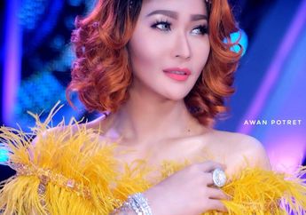 Inul Daratista Asyik Melahap Makanan, Netizen Soroti Cara Makannya!