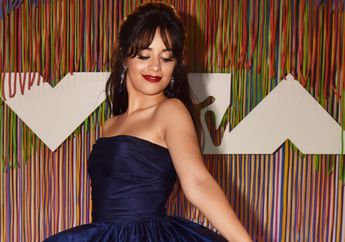 Tampil Terlalu Formal di Red Carpet MTV VMA 2018, Camila Cabello Dapat Kritikan Netizen