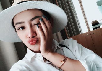 Cita Citata Pamer Foto dengan Sarung Tinju, Bentuk Bibirnya Jadi Sorotan!