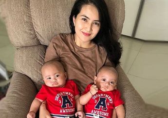 Sweet Banget! Kadek Devi  Unggah Momen Urus Buah Hatinya yang Kembar