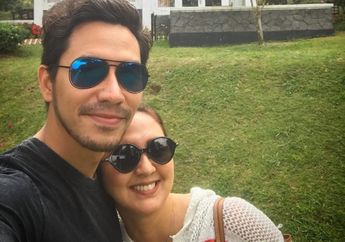 Janji Darius Sinathrya pada Donna Agnesia Jika Menonton Pertandingan Sepak Bola Sendirian di Lapangan