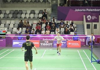 Aksi Telanjang Dada Jonathan Christie di Tengah Pertandingan Berhasil Bikin Satu Stadion Teriak! 