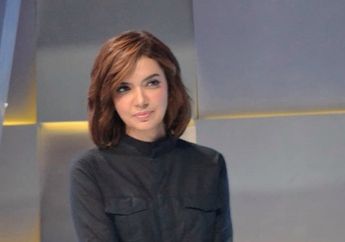 Bantu Najwa Shihab Lepas Helm, Seorang Driver Ojek Online Disebut Menang Banyak!