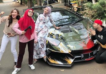 Lihat Ria Ricis Naik ke Atap Mobil Lamborghini, Raffi Ahmad: Gue Nggak Bisa Marahin!
