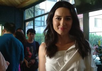 Julie Estelle Blak-blakan Beberkan Alasan Jatuh Cinta dengan Dunia Seni Peran